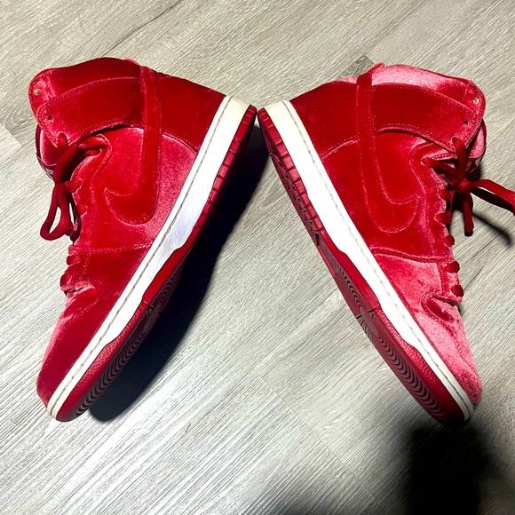 nike sb dunk high premium red velvet